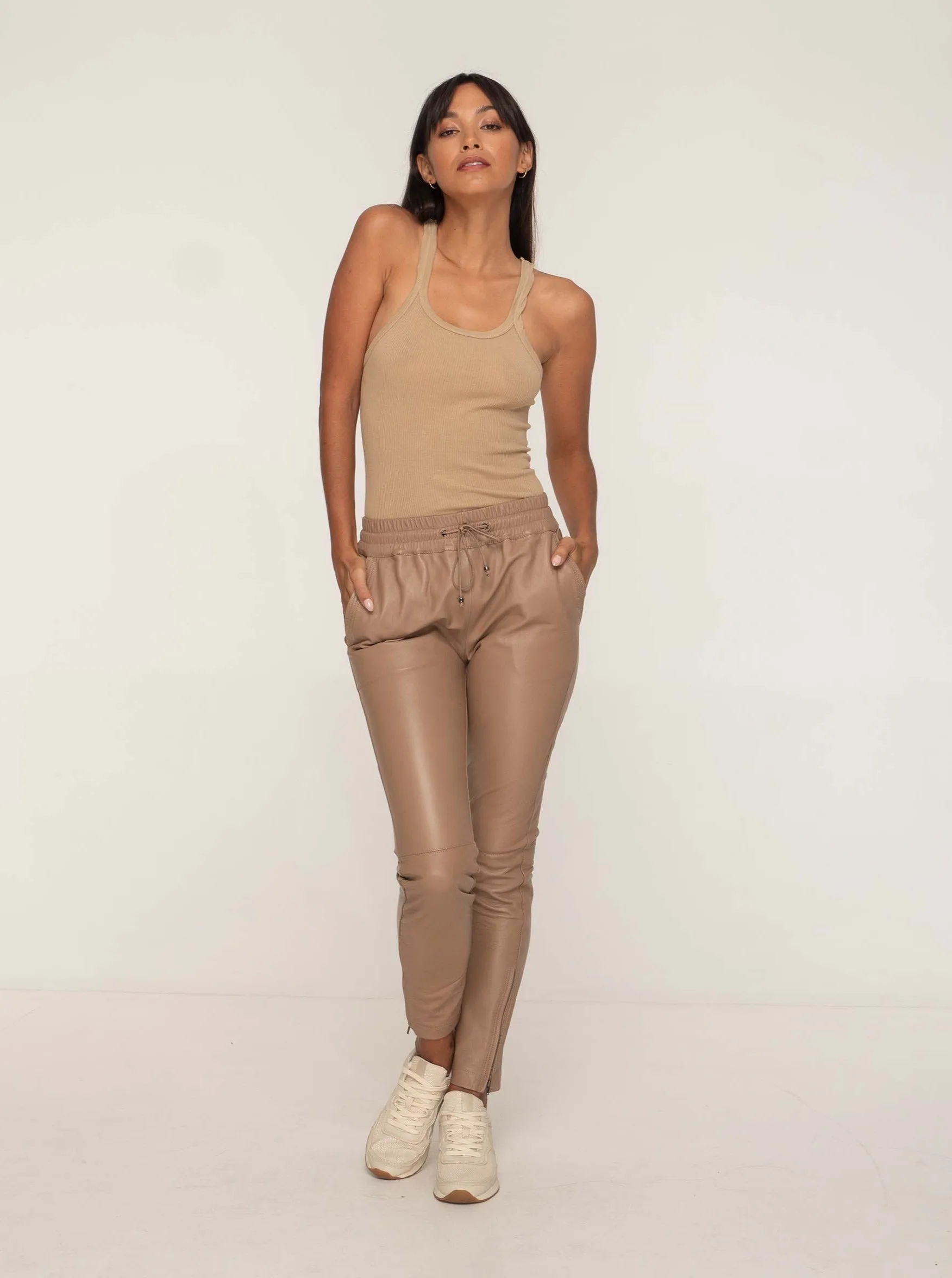 GEMMA LEATHER JOGGER - SESAME